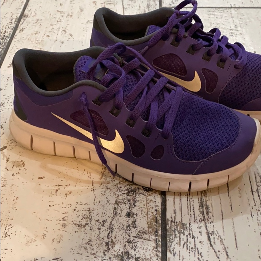 Nike purple sneakers